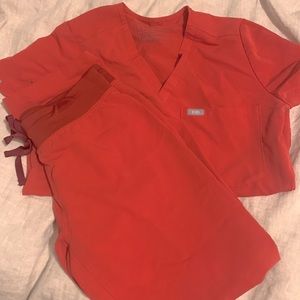 XSP Figs scrub set excellent used condition